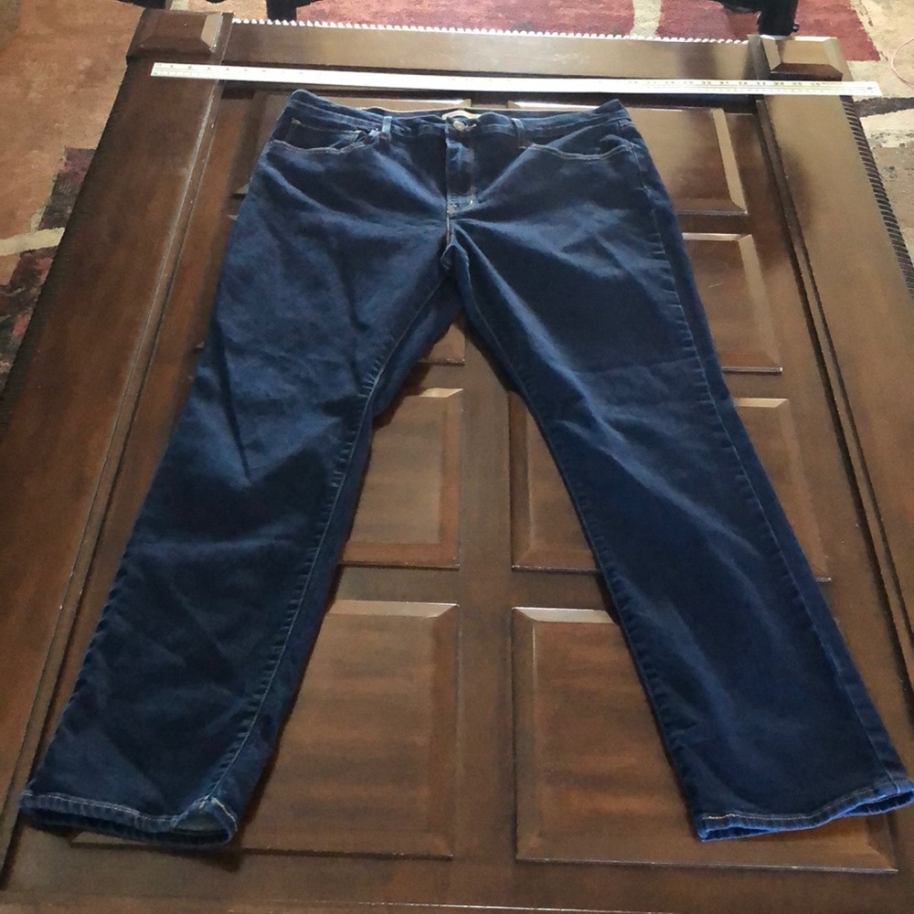Women’s Levi’s 724 high-rise straight blue jeans waist 35”